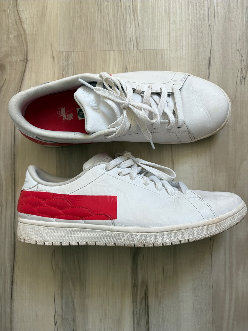 Air Jordan 1 Centre Court/Red and white
